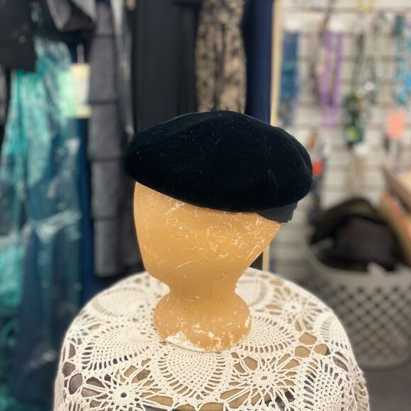 Vintage Ladies Black Suede Hat - Pageboy Style w/ Rhinestones - Picture 3 of 3